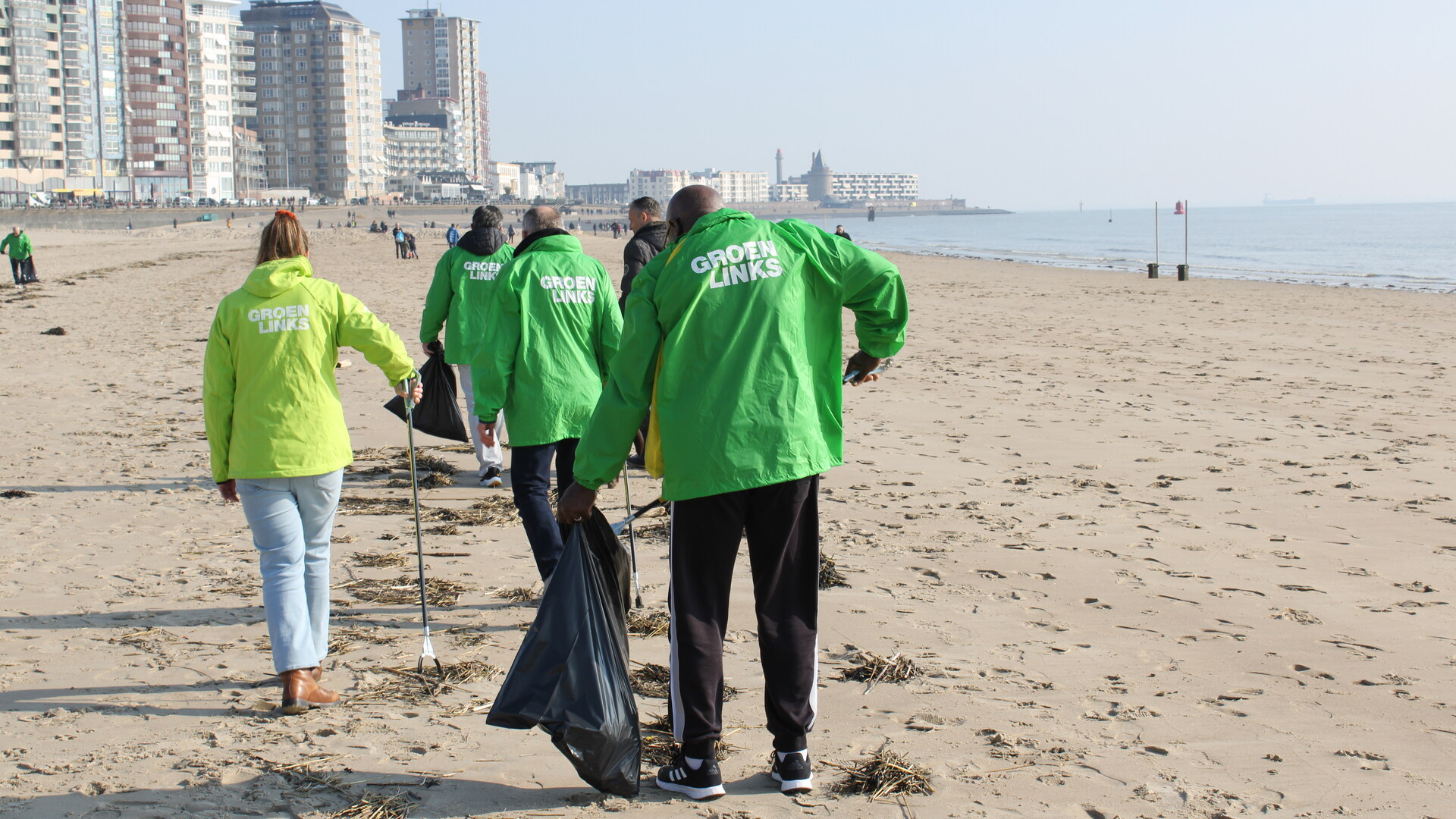 beach clean up